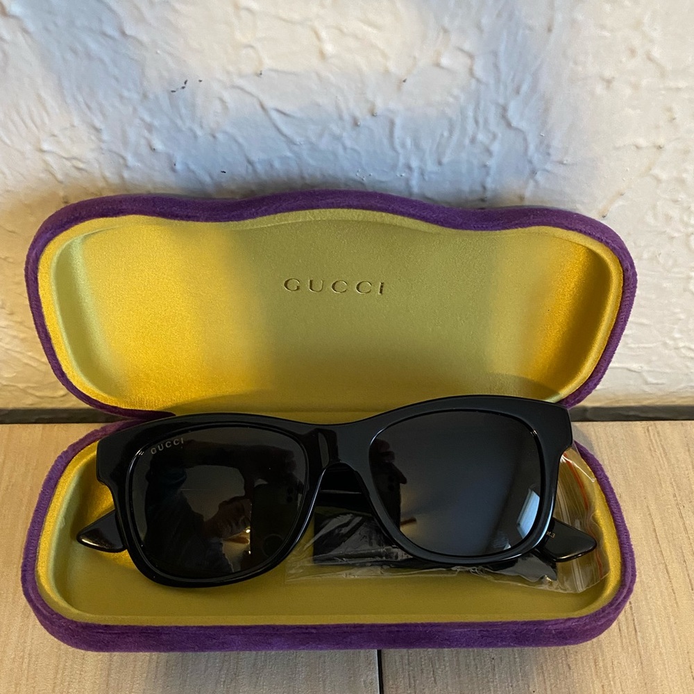 GUCCI SUNGLASSES